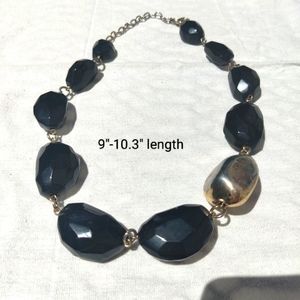 Black chunky beads necklace